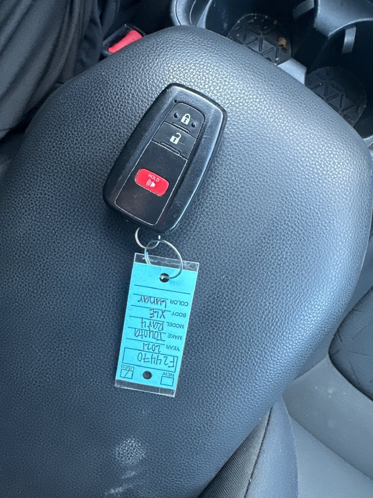 Used 2021 Toyota RAV4 XLE w/ Carpet Mat Package (TMS) FWD image 14