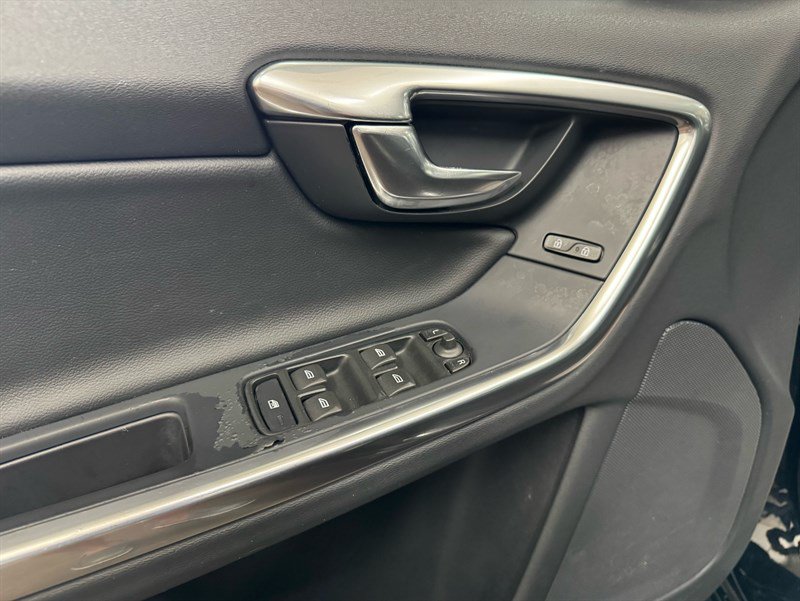 Used 2015 Volvo V60 T5 Premier FWD image 12