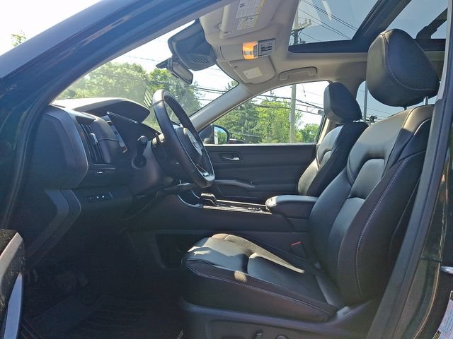 Used 2024 Nissan Pathfinder SL w/ SL Premium Package AWD/4WD image 14