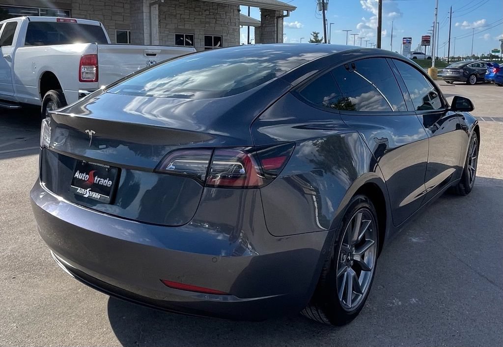 Used 2021 Tesla Model 3 Standard Range RWD image 4