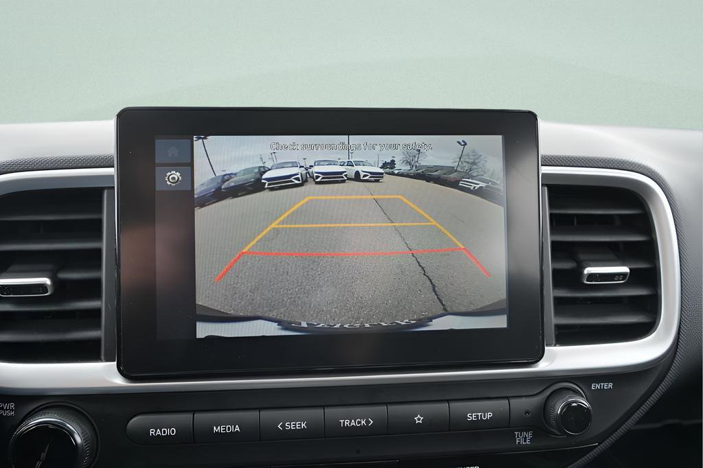 Certified 2025 Hyundai Venue SEL FWD image 36