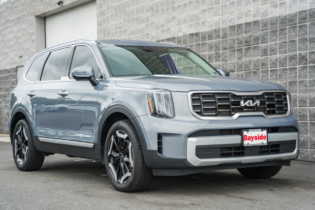 Used 2025 Kia Telluride S AWD/4WD image 2