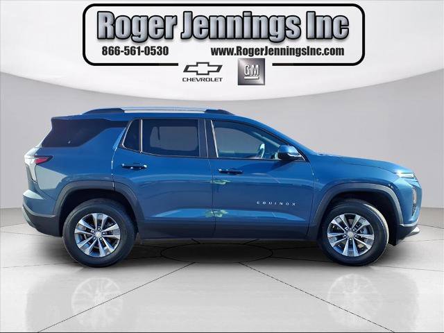 Used 2025 Chevrolet Equinox LT w/ Convenience Package II image 5