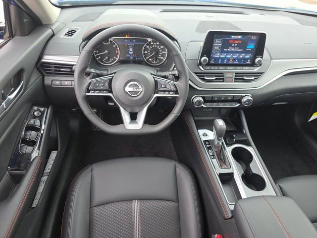New 2025 Nissan Altima 2.5 SR image 3