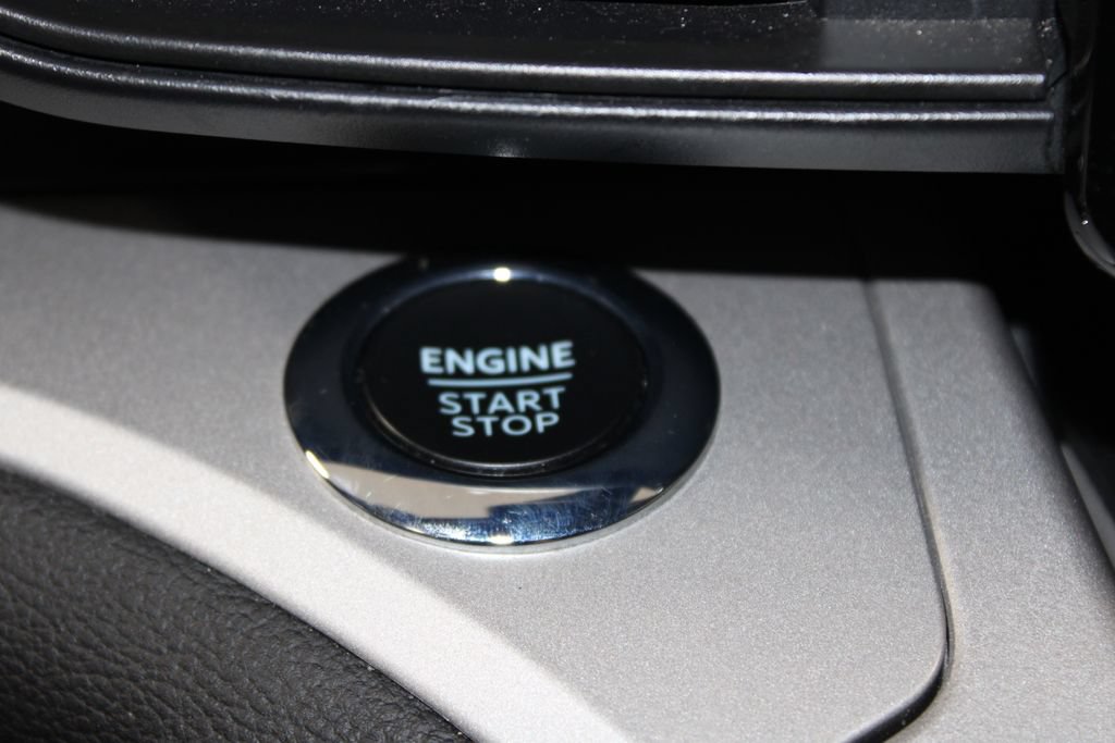 Used 2023 Ford Explorer XLT AWD/4WD image 41