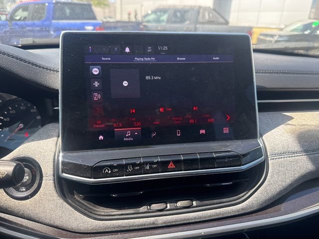 Used 2022 Jeep Compass Latitude w/ Sun and Sound Group image 11