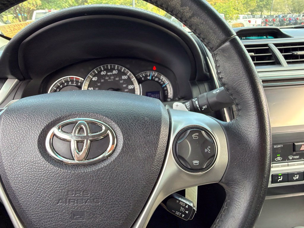 Used 2014 Toyota Camry SE FWD image 5
