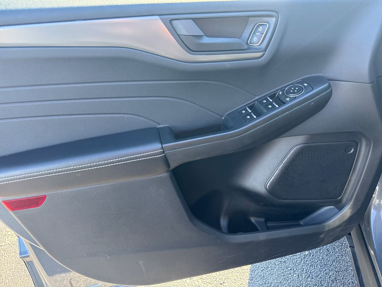 Used 2025 Ford Escape Active image 15