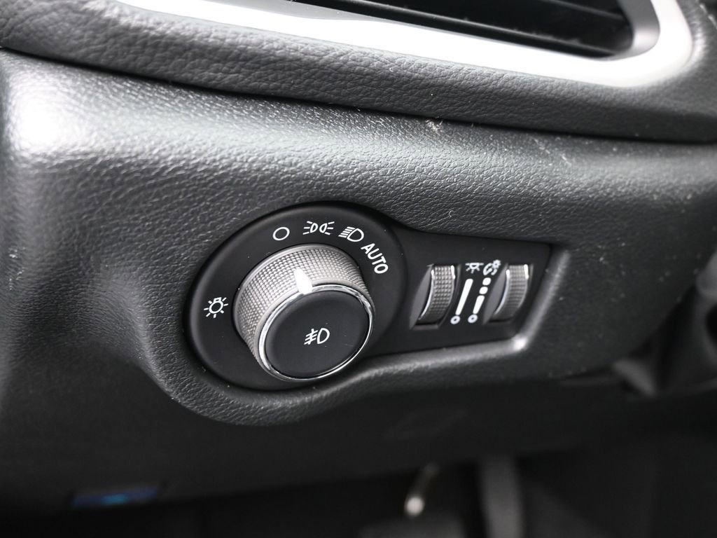 New 2026 Chrysler Pacifica Select image 14