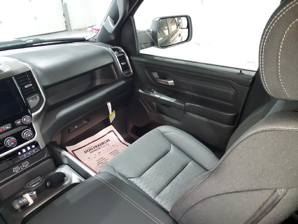 New 2026 RAM 1500 Express AWD/4WD image 12