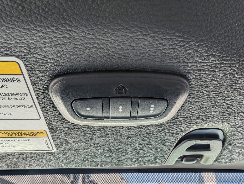 Used 2023 Jeep Wrangler Sport S image 37