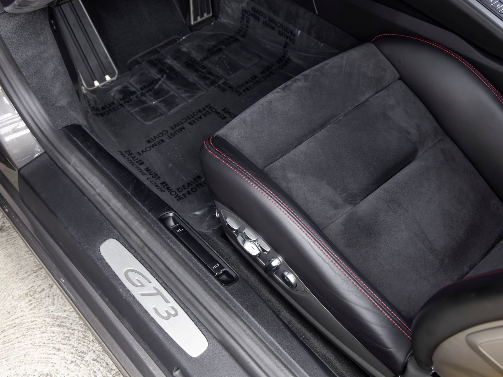 Certified 2018 Porsche 911 GT3 RWD image 32