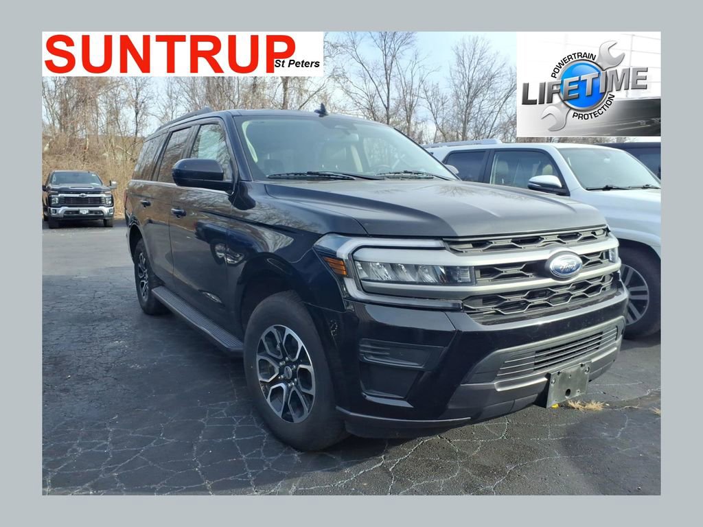 Used 2024 Ford Expedition XLT image 1