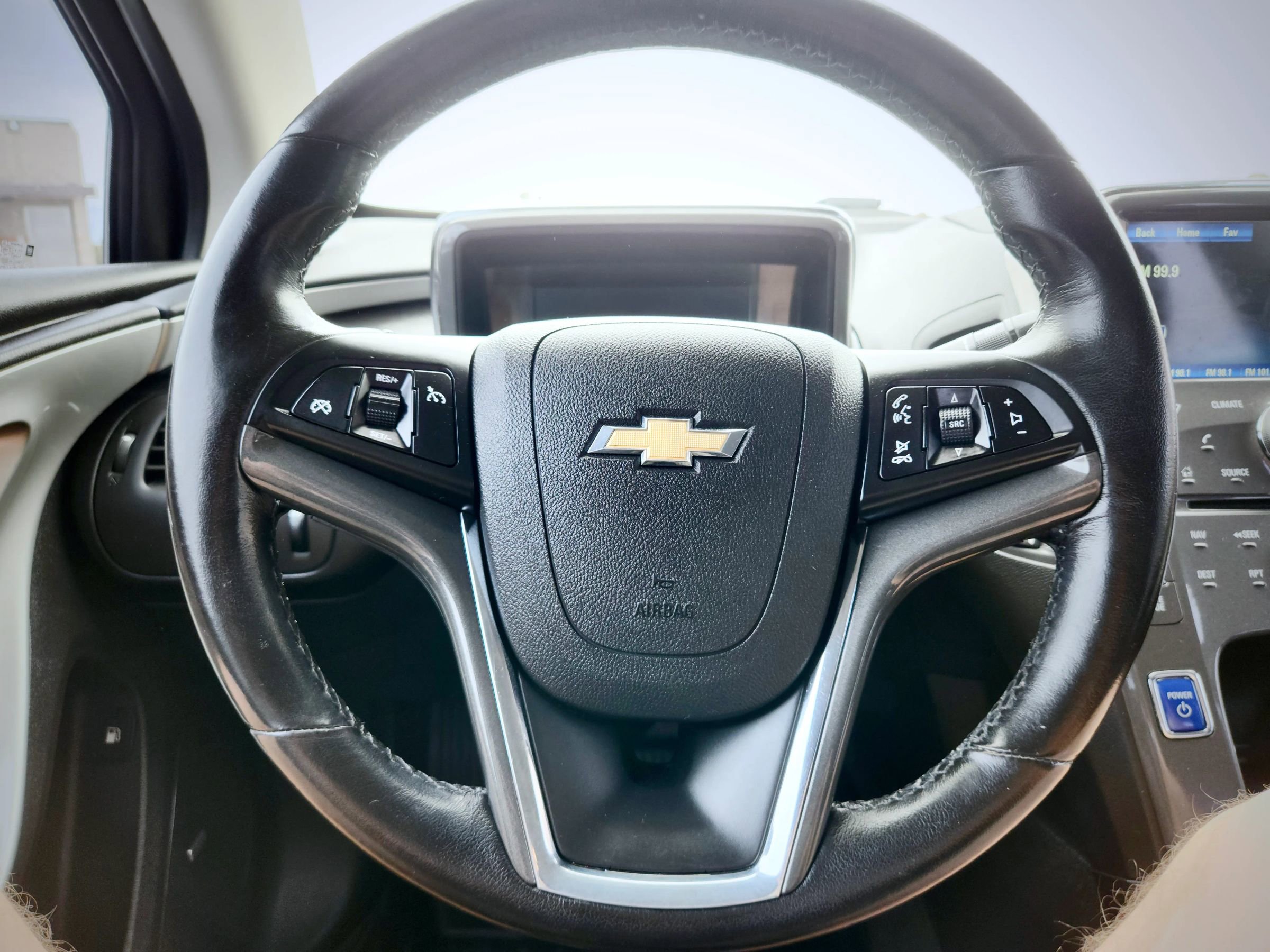 Used 2015 Chevrolet Volt Premium w/ Premium Trim Package FWD image 38