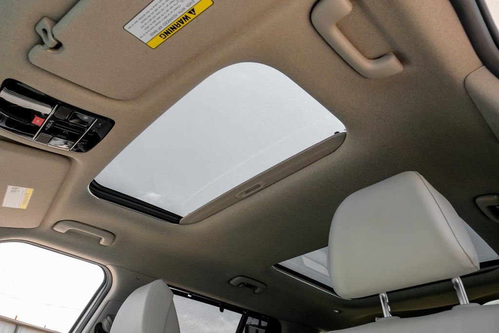 Used 2024 Hyundai Santa Fe Limited image 5