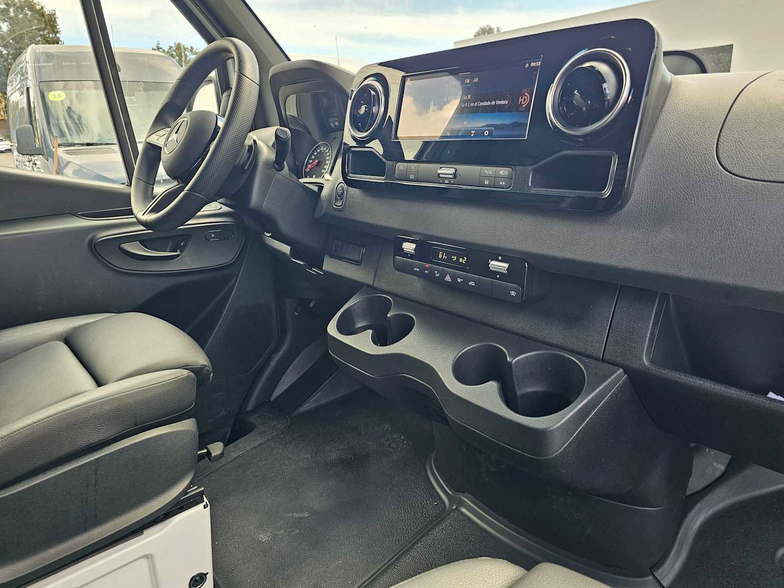 Used 2025 Mercedes-Benz Sprinter 2500 image 11