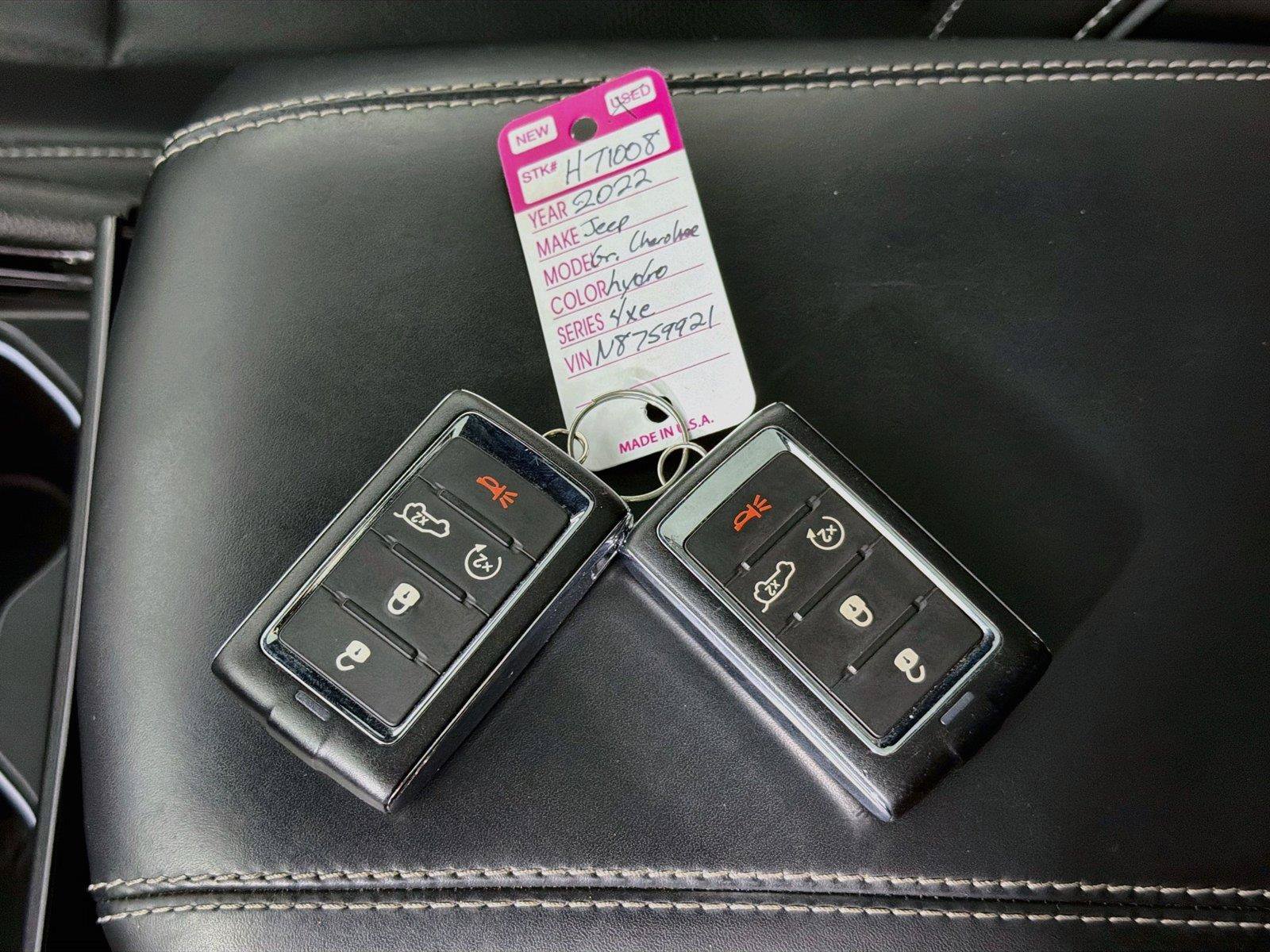 Used 2022 Jeep Grand Cherokee Overland w/ Advanced Protech Group III AWD/4WD image 4