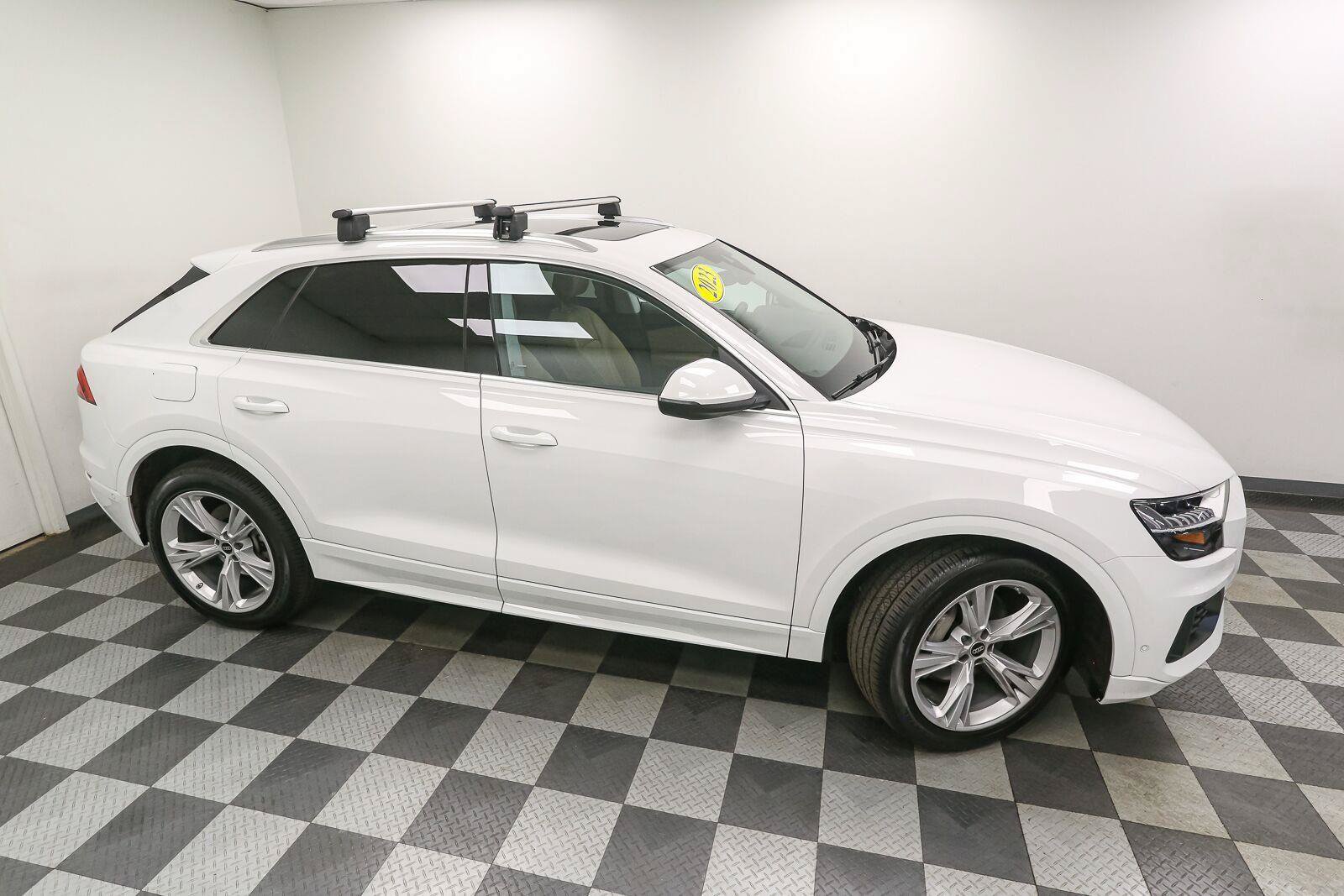 Used 2023 Audi Q8 Premium w/ Convenience Package AWD/4WD image 5