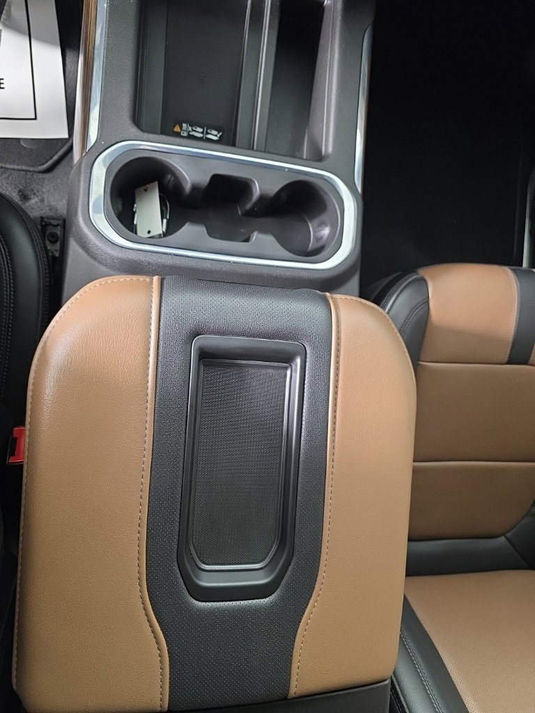 Used 2022 Chevrolet Silverado 1500 High Country w/ Technology Package image 25