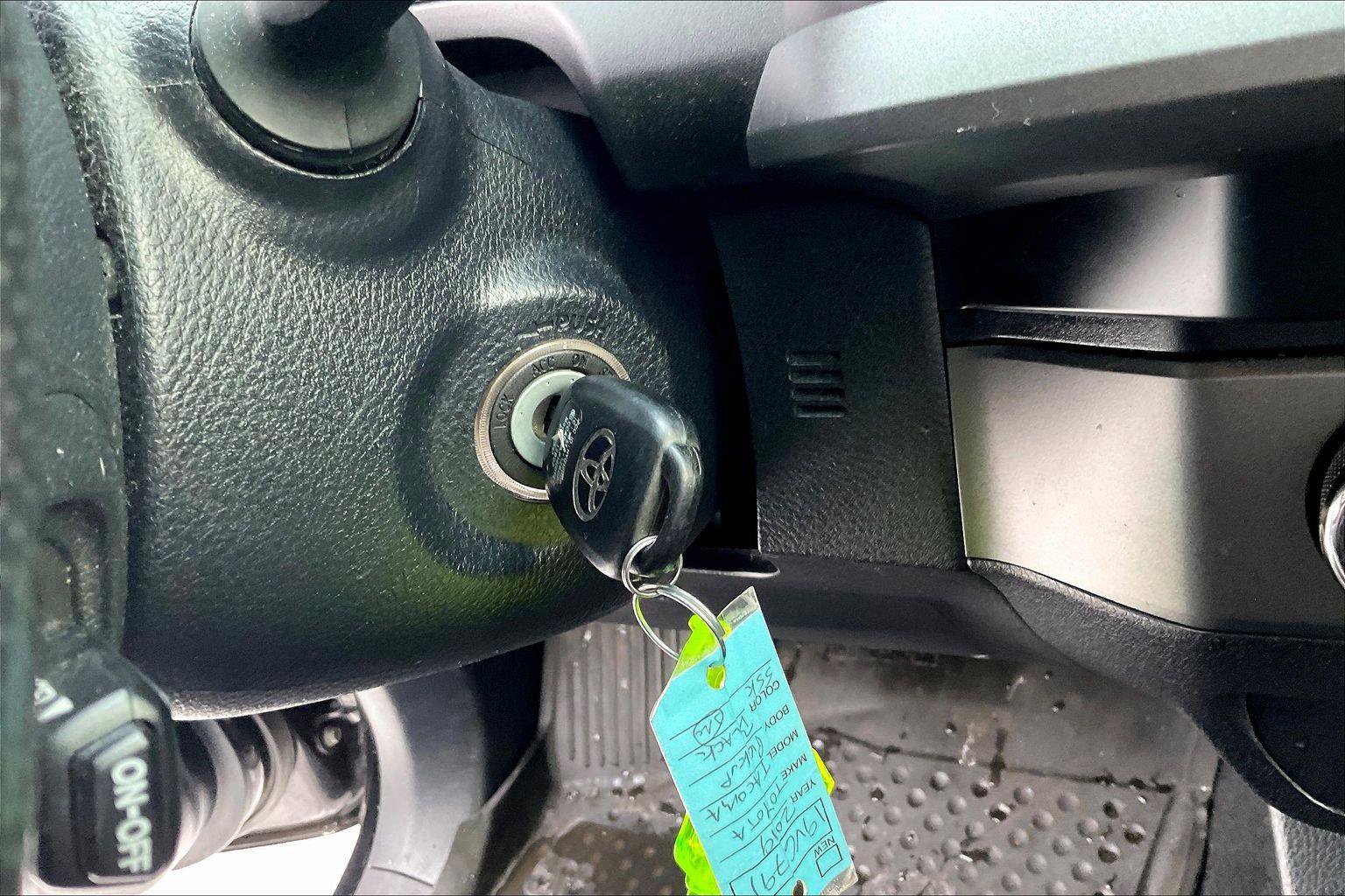 Used 2019 Toyota Tacoma TRD Off-Road image 24