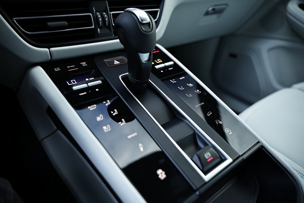 New 2026 Porsche Macan image 44