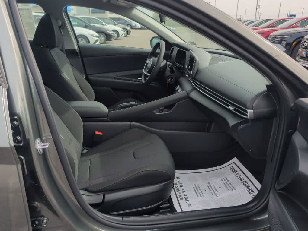 New 2026 Hyundai Elantra SE FWD image 27