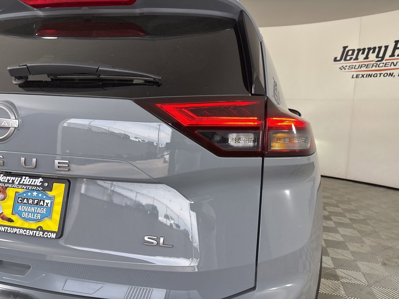 Used 2025 Nissan Rogue SL w/ Tech Package image 33