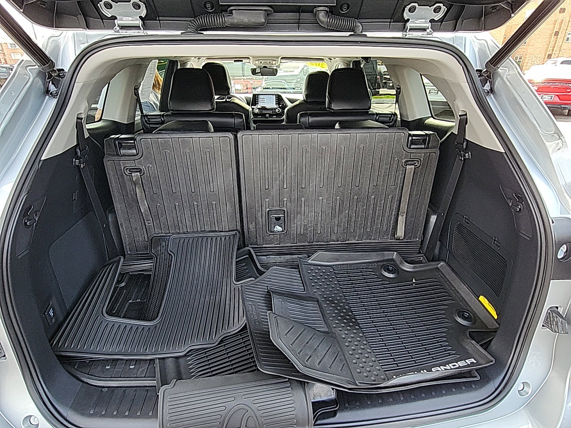 Certified 2021 Toyota Highlander Limited AWD/4WD image 30