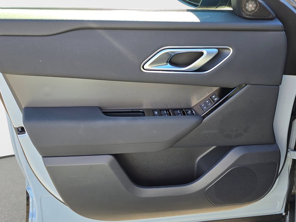 Certified 2025 Land Rover Range Rover Velar Dynamic SE AWD/4WD image 29