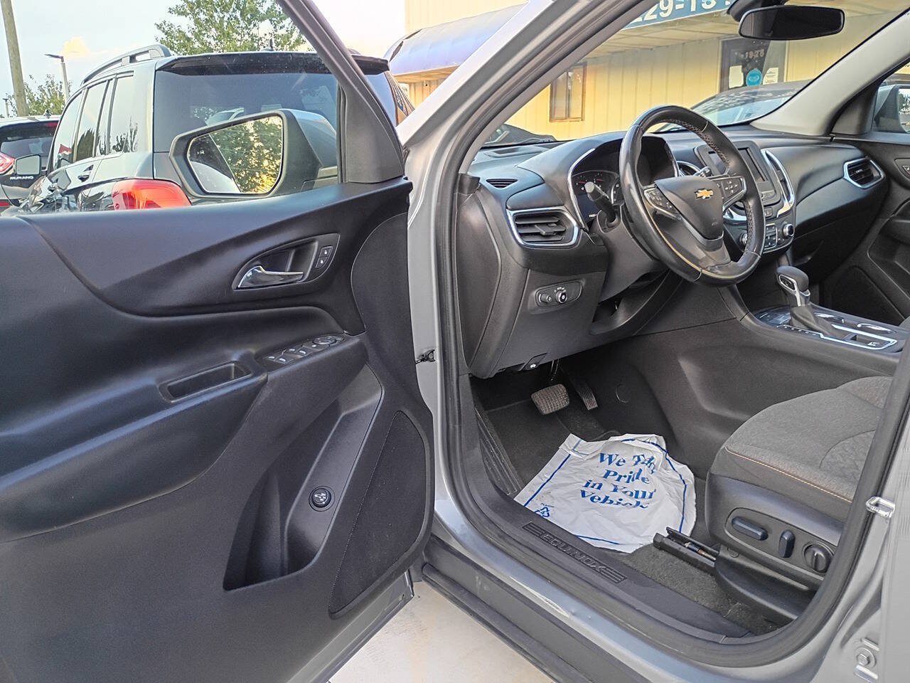 Used 2024 Chevrolet Equinox LT w/ Driver Convenience Package AWD/4WD image 11