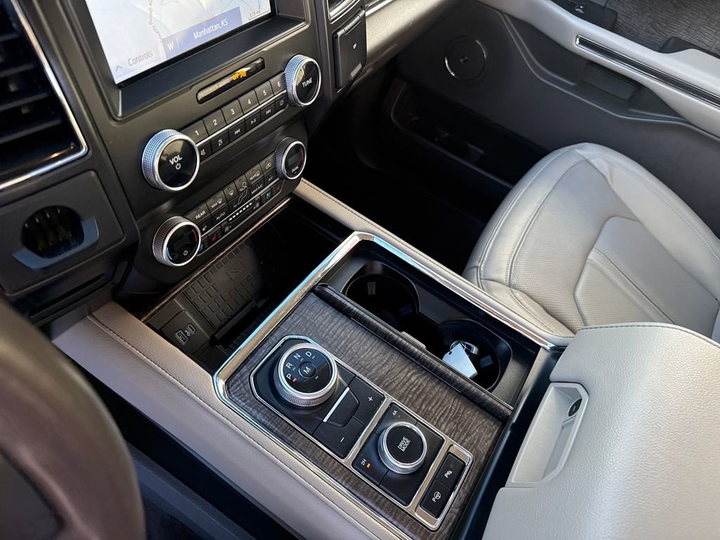 Used 2021 Ford Expedition Limited image 23