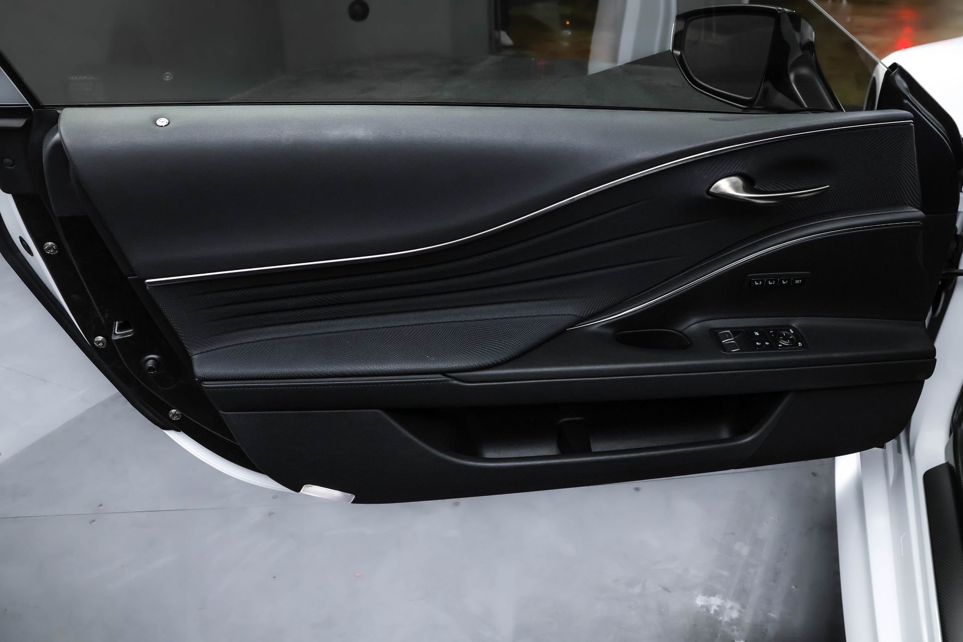 Used 2024 Lexus LC 500 Convertible image 29