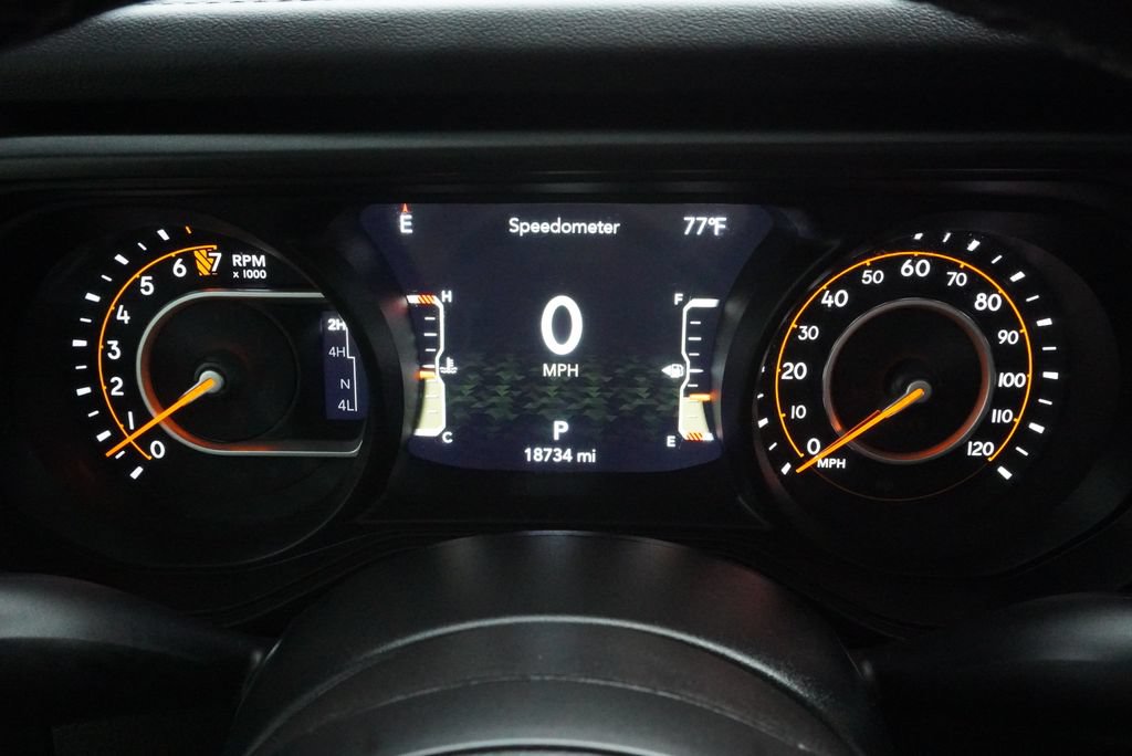 Used 2025 Jeep Gladiator Mojave w/ Convenience Group AWD/4WD image 11