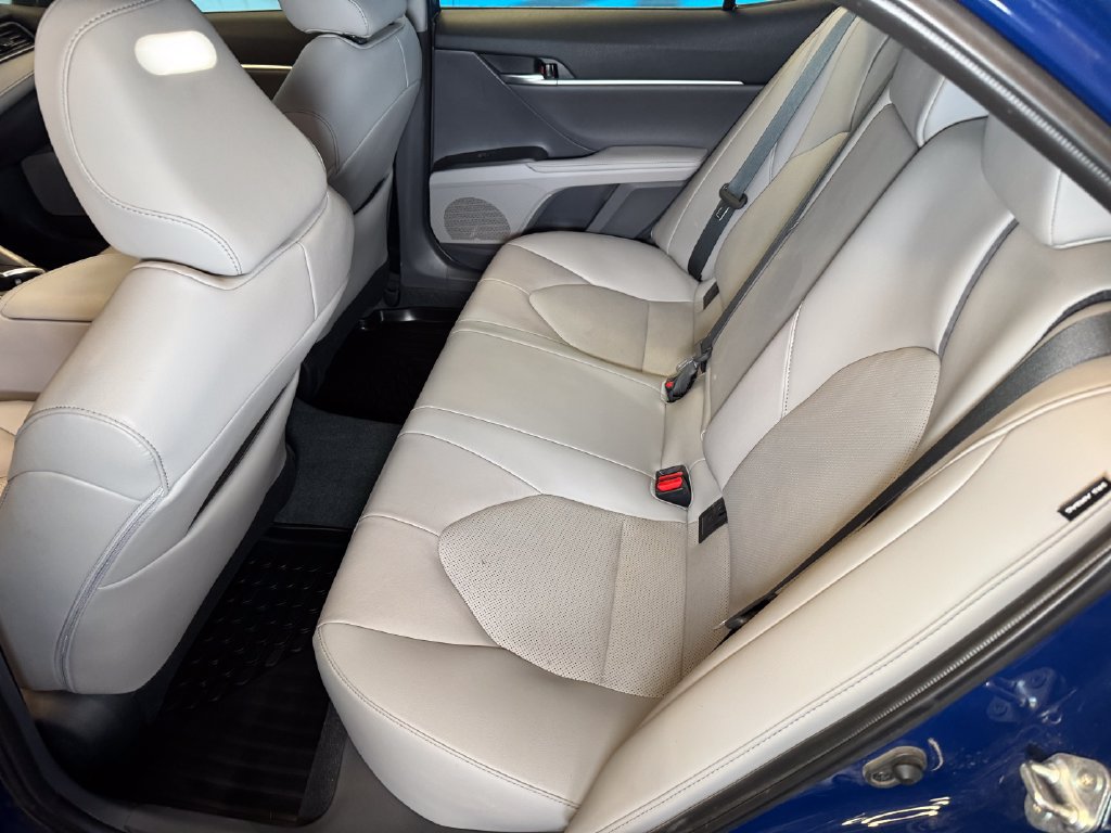 Used 2023 Toyota Camry XLE w/ Cold Weather Package FWD image 21