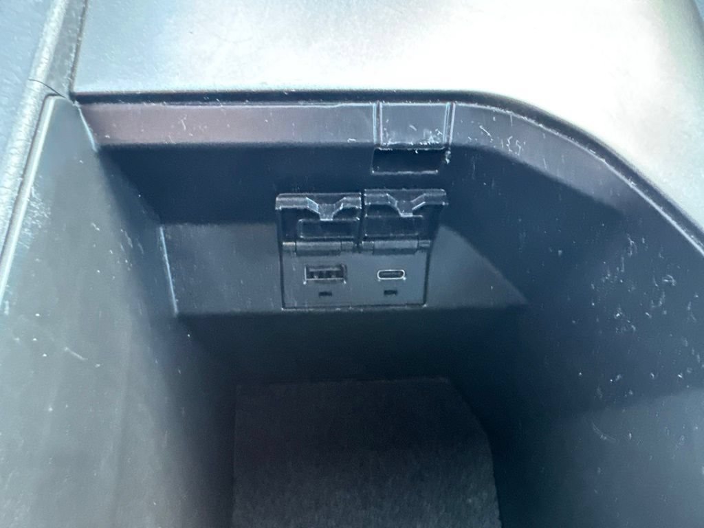 Used 2024 Toyota Camry SE FWD image 26