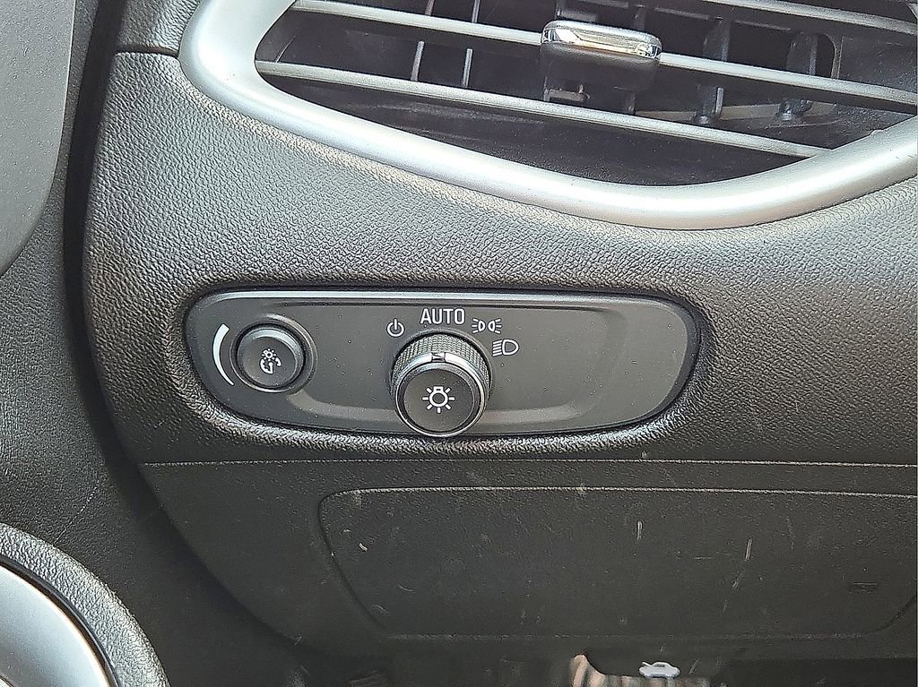 Used 2024 Chevrolet Malibu LT image 22