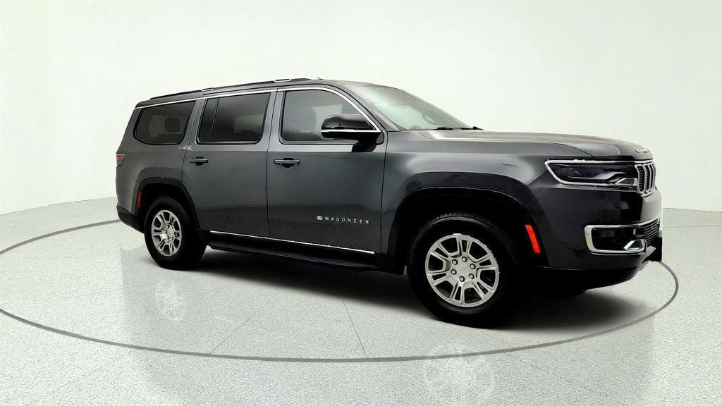 Used 2023 Jeep Wagoneer 4WD image 3