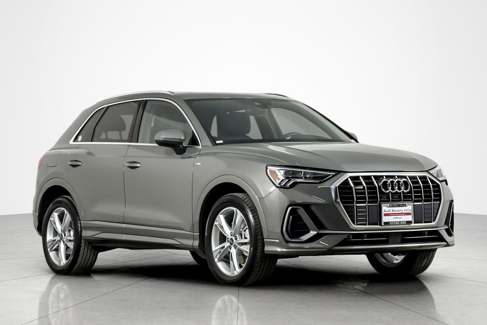Used 2023 Audi Q3 2.0T Premium w/ Convenience Package image 7