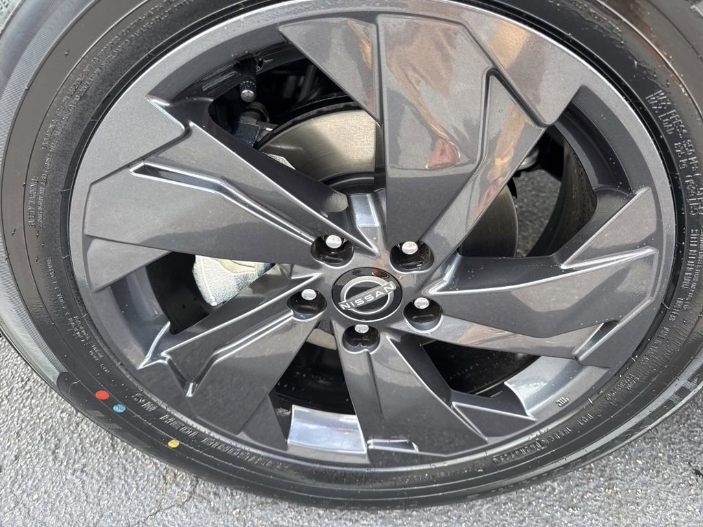 New 2026 Nissan Rogue SV FWD image 9