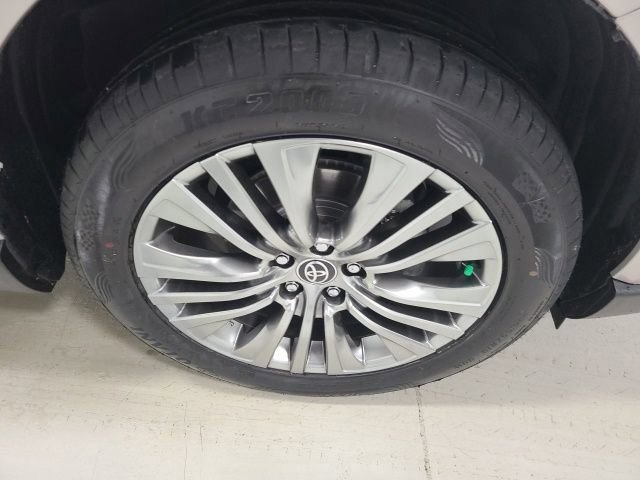 Certified 2022 Toyota Venza Limited AWD/4WD image 36