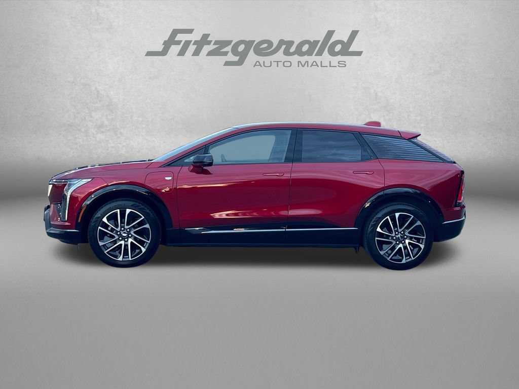 Certified 2025 Cadillac Optiq Sport 2 w/ LPO, Floor Liner Package AWD/4WD image 5