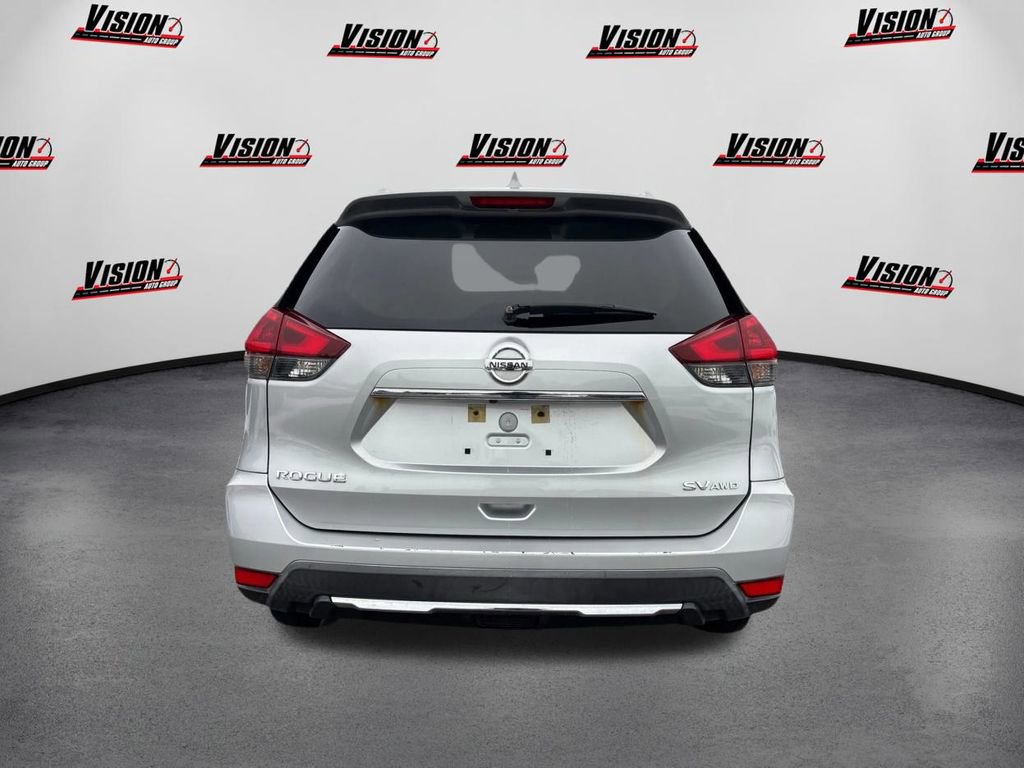 Used 2018 Nissan Rogue SV image 6