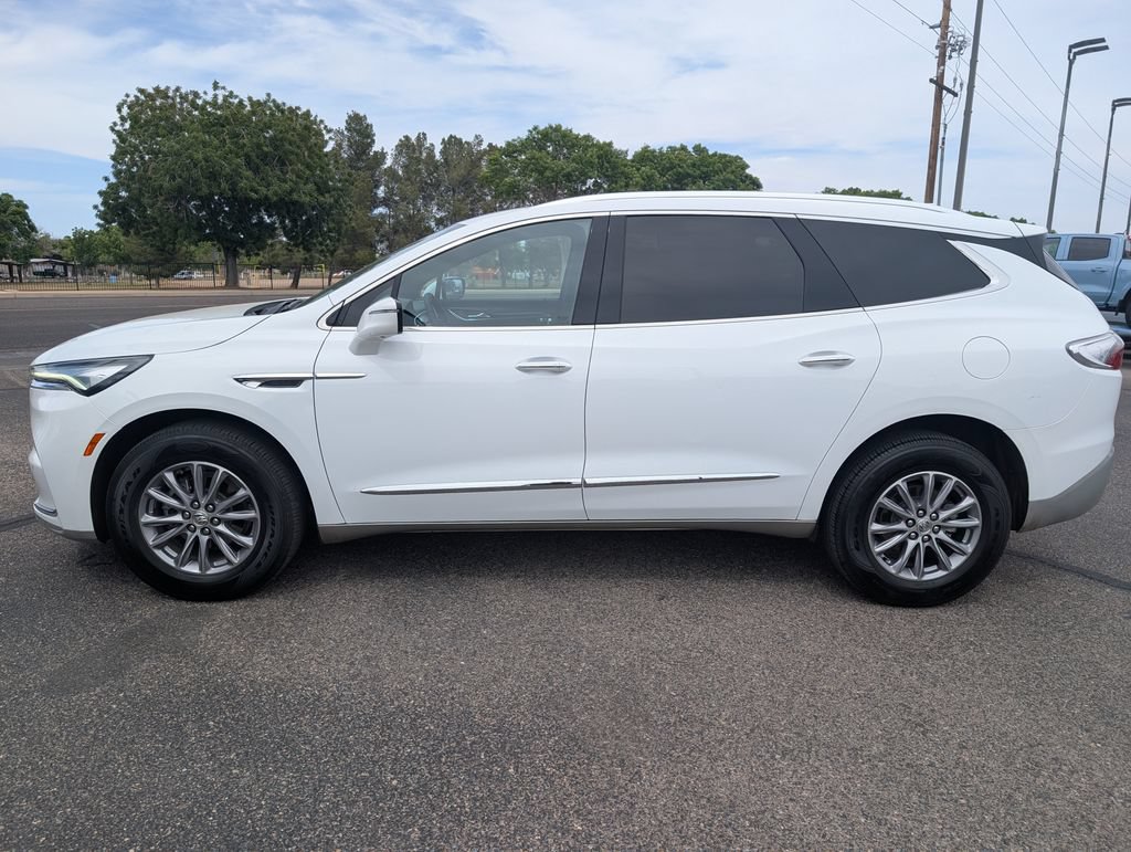 Used 2024 Buick Enclave Premium AWD/4WD image 2