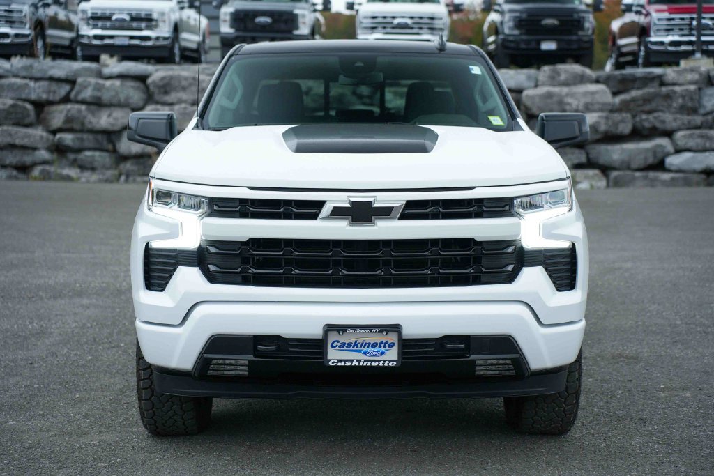 Used 2024 Chevrolet Silverado 1500 RST AWD/4WD image 2