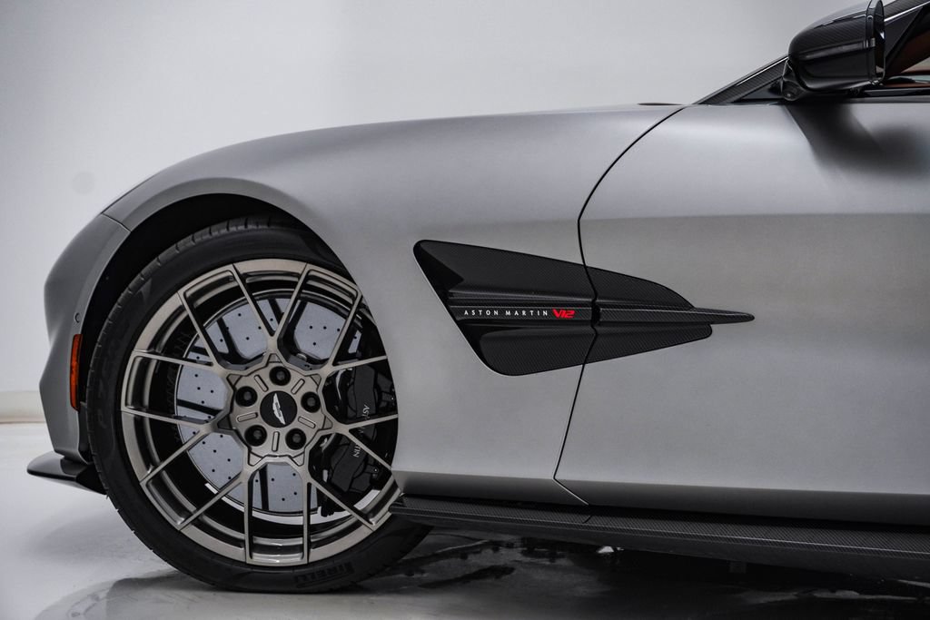 Used 2026 Aston Martin Vanquish Convertible RWD image 16