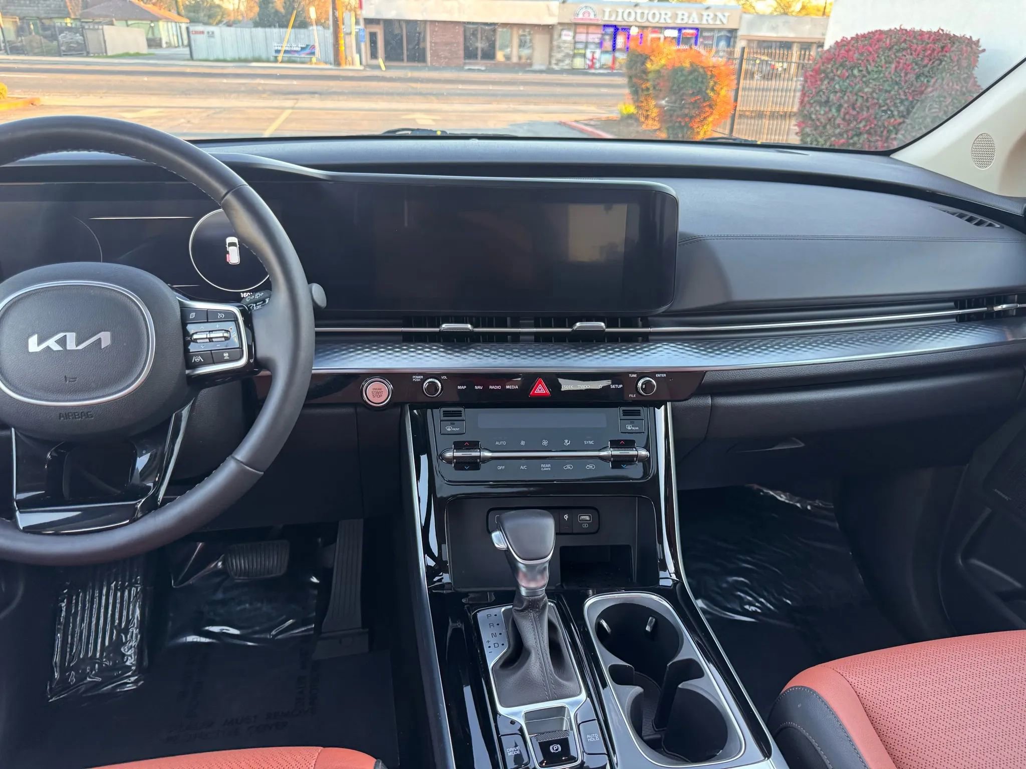 Used 2024 Kia Carnival SX Prestige image 25