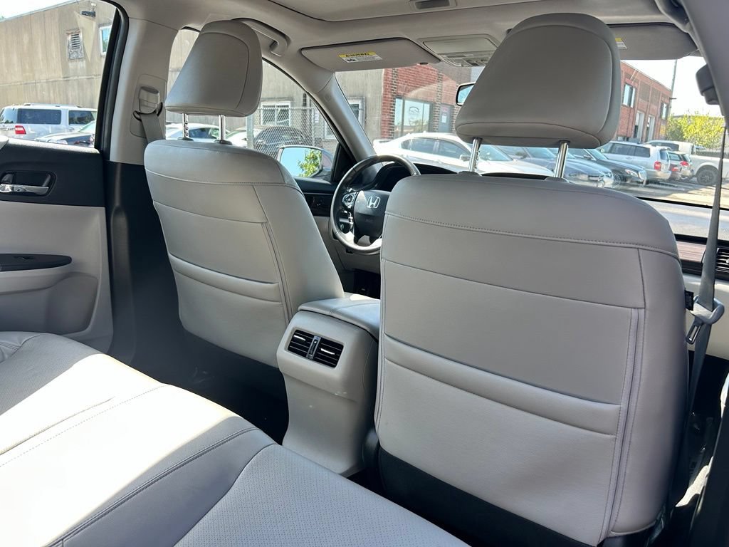 Used 2017 Honda Accord EX-L image 17
