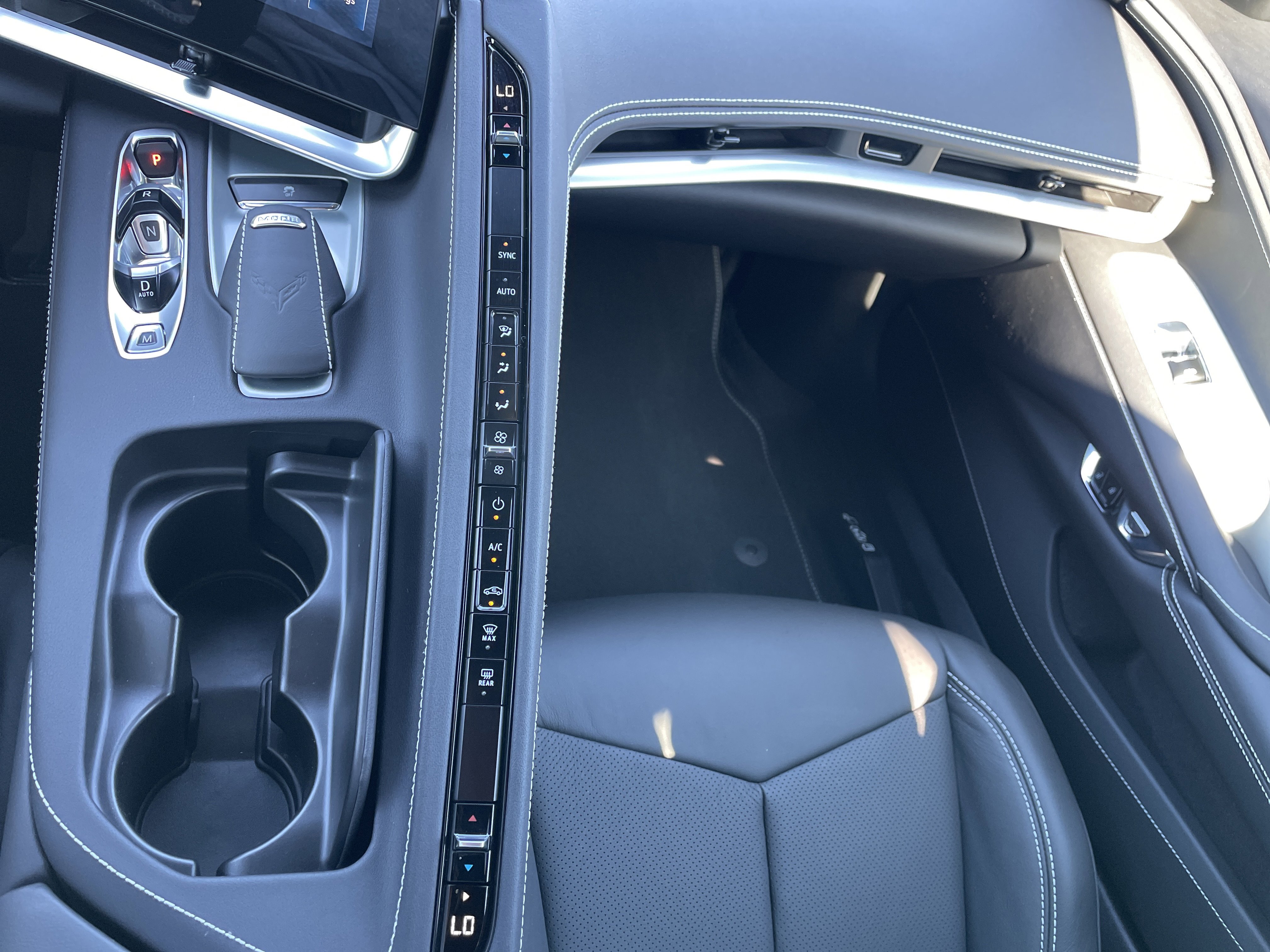 Certified 2025 Chevrolet Corvette Stingray Coupe w/ 1LT image 29