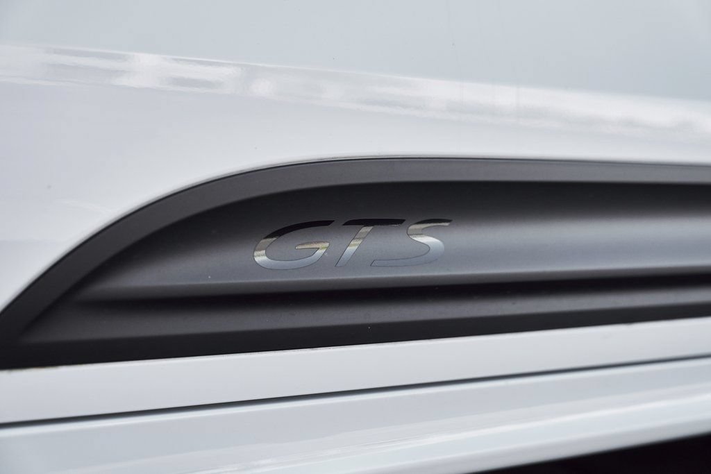 Used 2025 Porsche Macan GTS AWD/4WD image 9