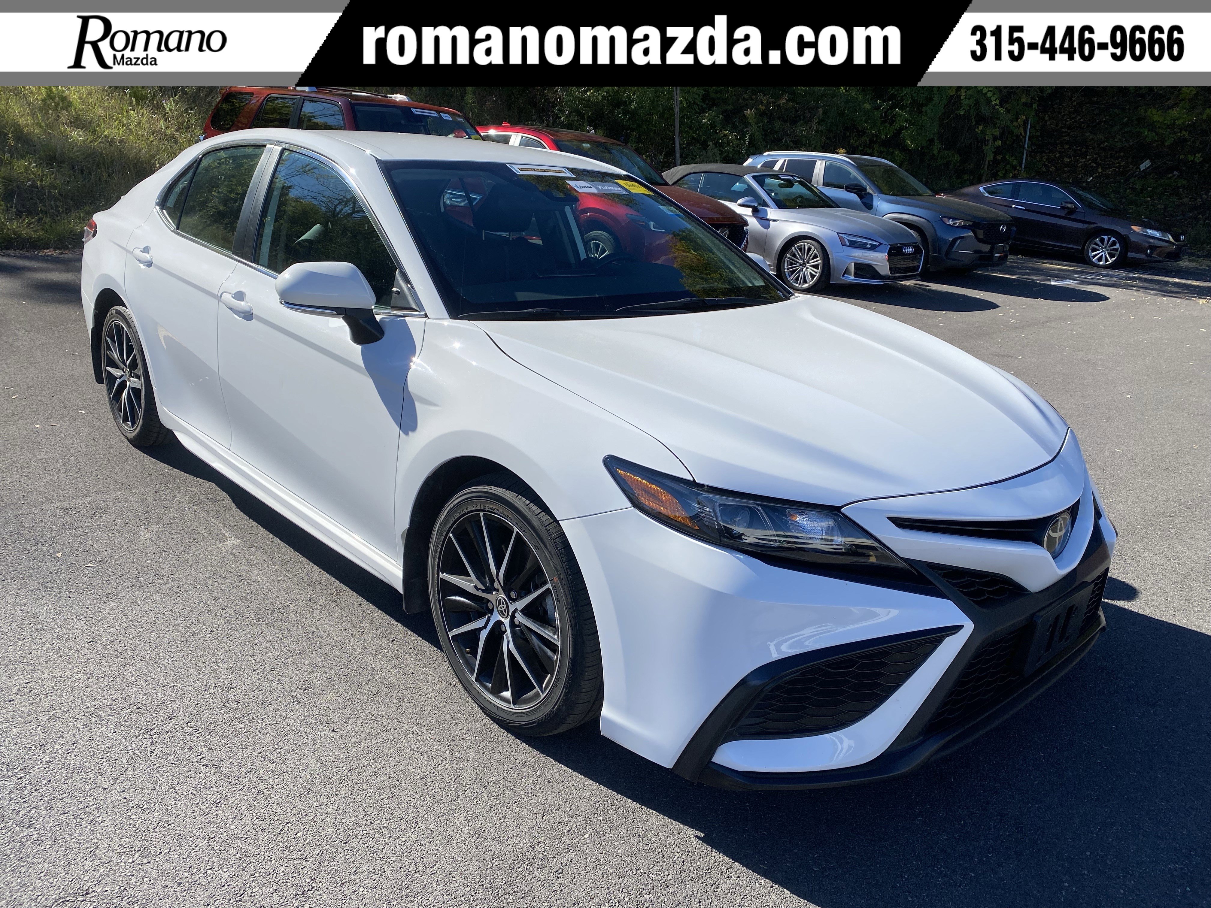 Used 2023 Toyota Camry SE image 1